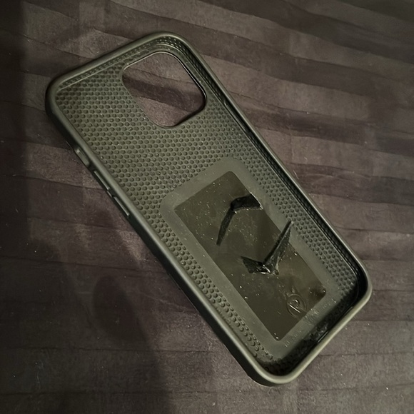 iPhone 12 pro max case - Picture 3 of 4